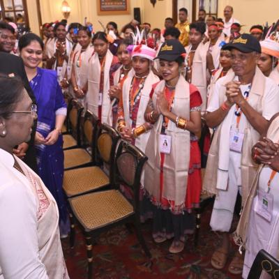 Ganjam Folk Artists Meet President Droupadi Murmu at Rashtrapati Bhavan