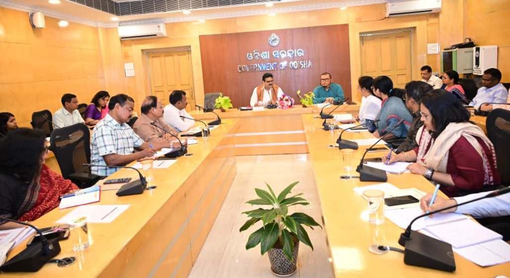 Shri Lanka Dinakar, Chairperson of Twenty Points Programme  Government of Andhra Pradesh, visits Odisha
