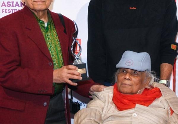 Honoring the film made on the pride of Odisha, Dr Prafulla Mohanty (London)