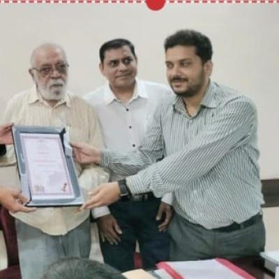 Senior Philatelist Sudhir Jain honoured