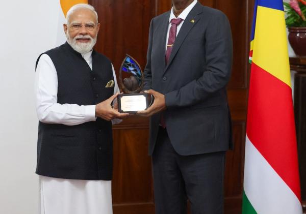 Seychelles confers ‘Guardian of the Blue Horizon’ title on PM Modi