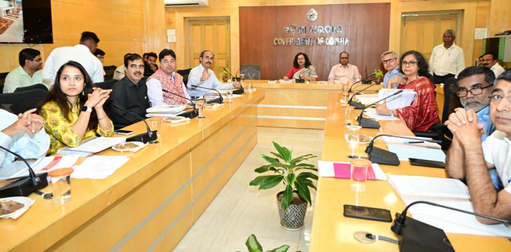 23 investment proposals cleared, covering 11 districts;