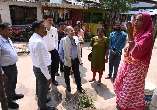 Kuldeep Narayan, Jt Secy MoHUA Reviews Progress of PMAY-U in Bhubaneswar