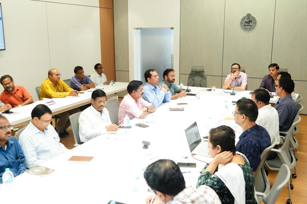 High-Level Review Meeting Chaired by the Revenue Minister on Urban Flooding Management, Tsunami Preparedness and Landslide Mitigation