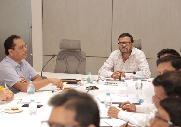 Revenue and Disaster Mangement Minister Reviews Preparedness as Deep Depression Approaches; Round-the-Clock Vigilance Across Districts Advised