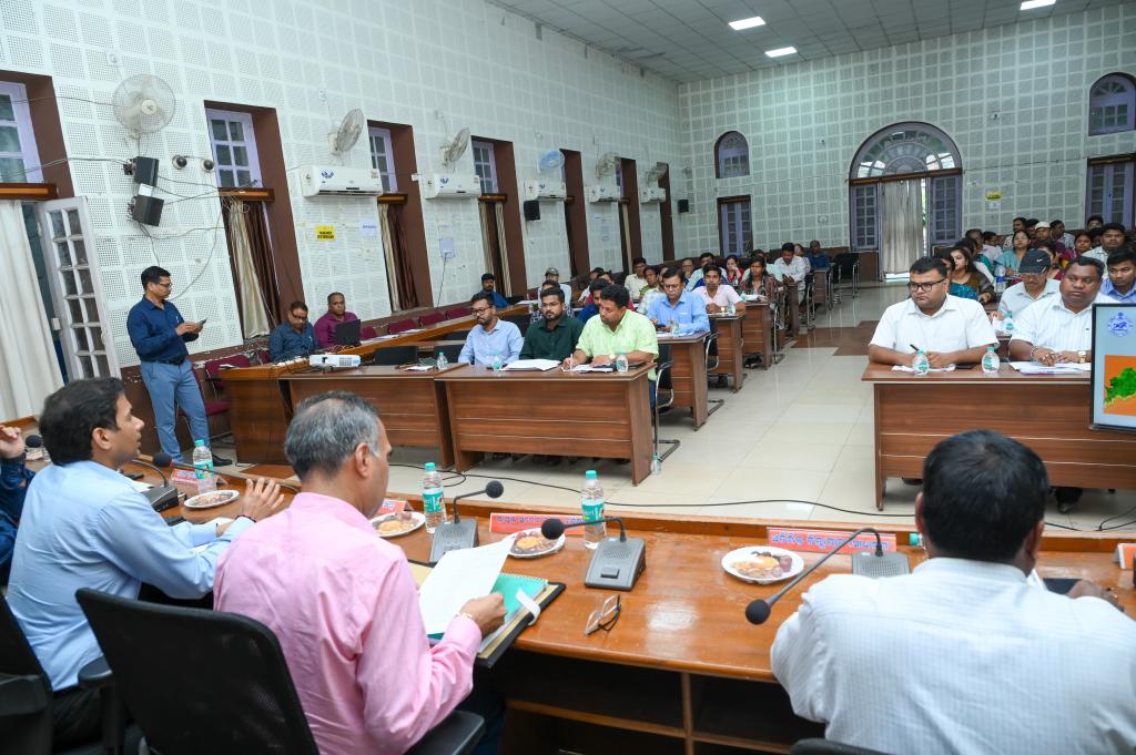 Principal Secretary Reviews Development Initiatives During Three-Day Kendujhar Visit Directs officials to ensure timely delivery of welfare schemes to intended beneficiaries