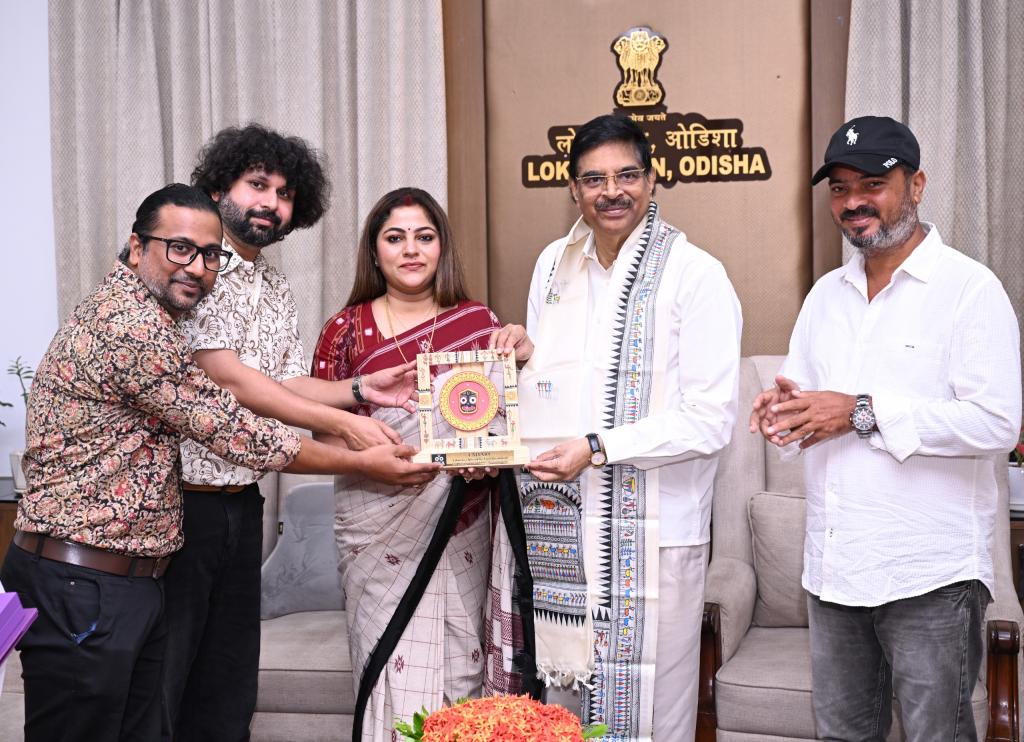 Lahari team calls on Odisha Governor Dr Hari Babu Kambhampati
