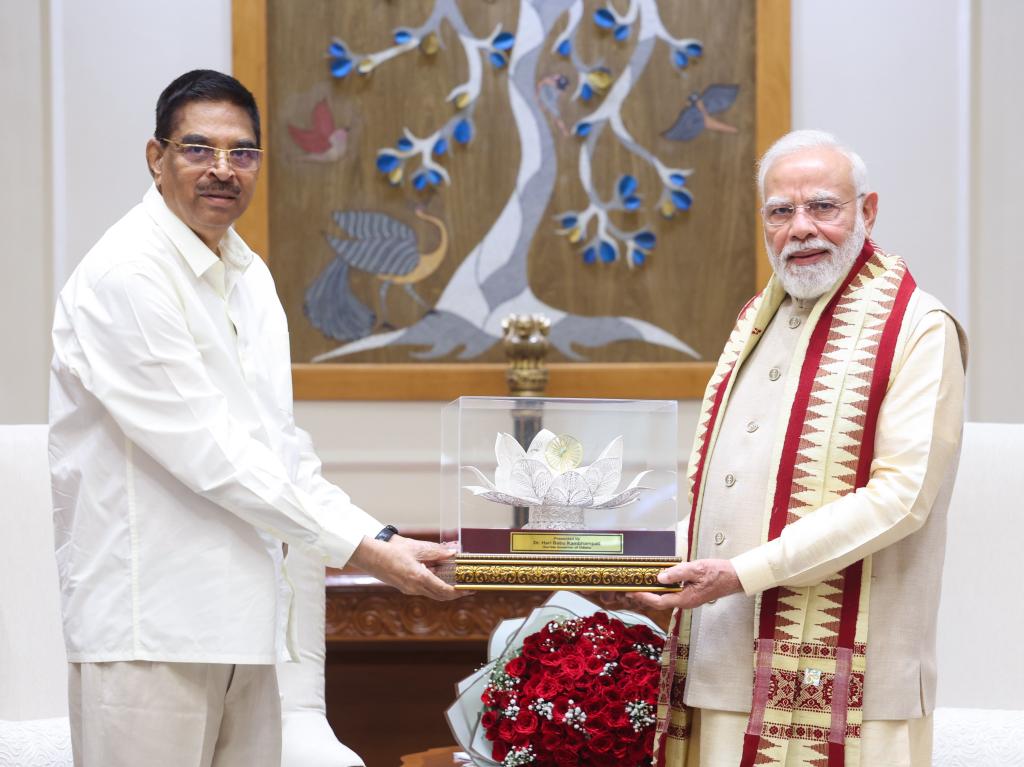 Governor Meets PM Modi, Discusses Odisha Development