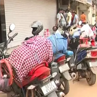 Long queues outside LPG agencies in Bhubaneswar amid supply delays