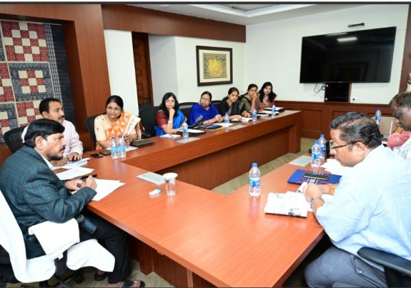 Union Minister of State Assesses Social Welfare Scheme